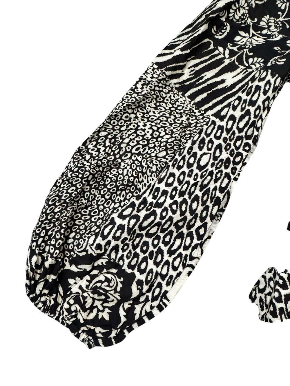 Skylar Rose Black & White Mixed-Print Long-sleeve Ruffle Romper, Medium - Picture 3 of 6
